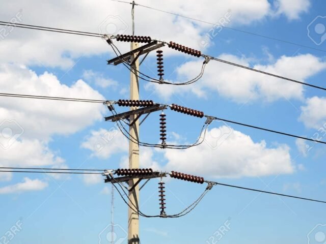 30213248 linhas de transmissao de energia 69 kv sistema contra ceu azul